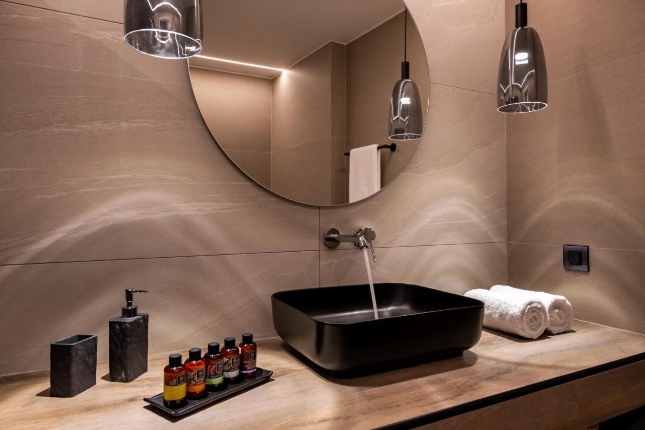 קרטראדוס Neoma Luxury Suites מראה חיצוני תמונה