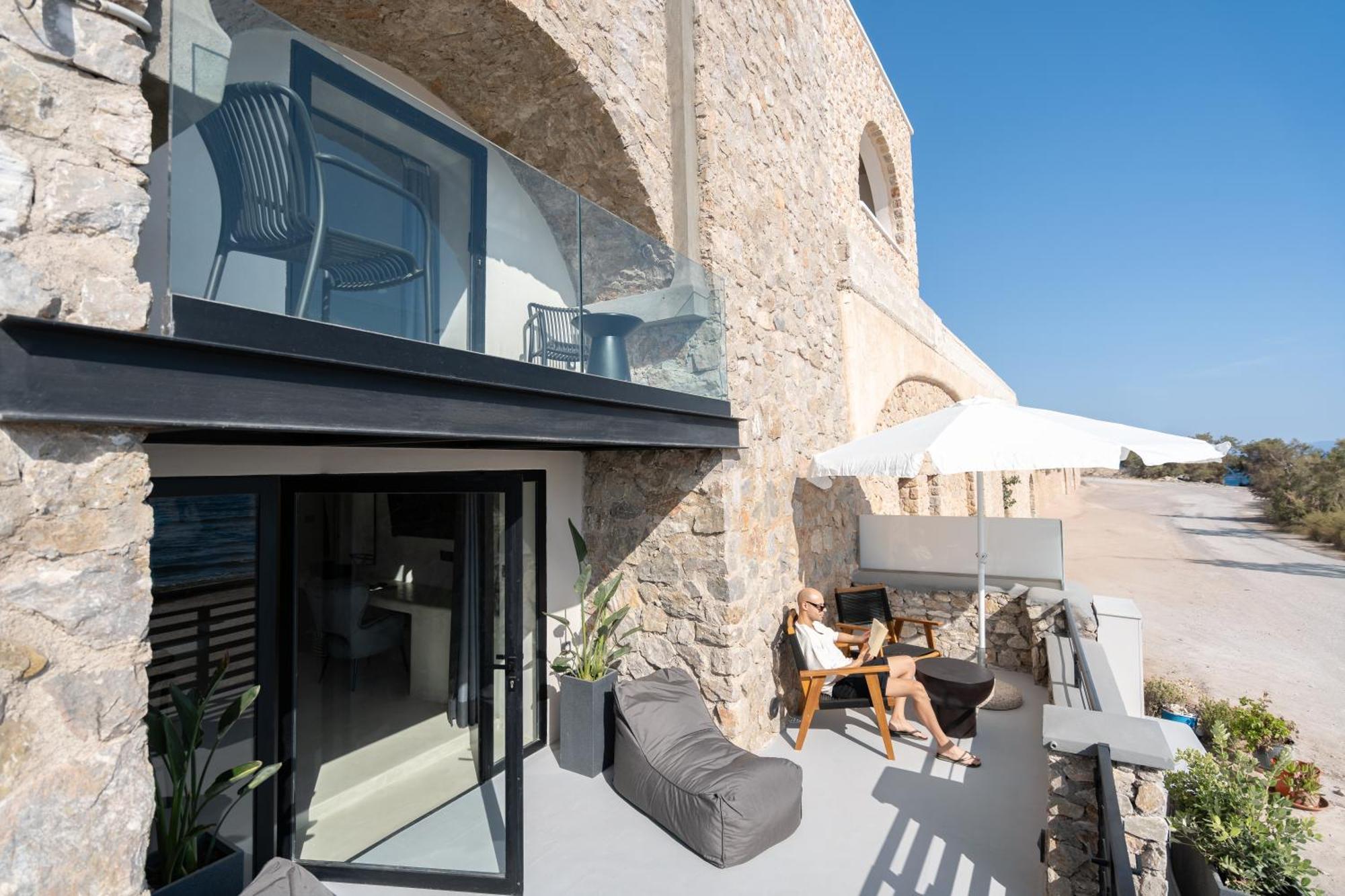 קרטראדוס Neoma Luxury Suites מראה חיצוני תמונה